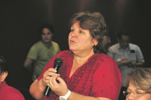 Aleida Guevara, fille du Che, défend les avancées sociales à Cuba en matière de santé publique ou d’éducation gratuite.